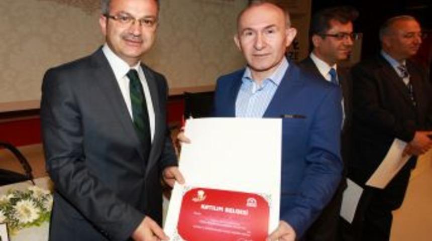 H&uuml;nkara Vefa Anma Etkinlikleri Uluslararası Tarih Sempozyumu S&uuml;r&uuml;yor