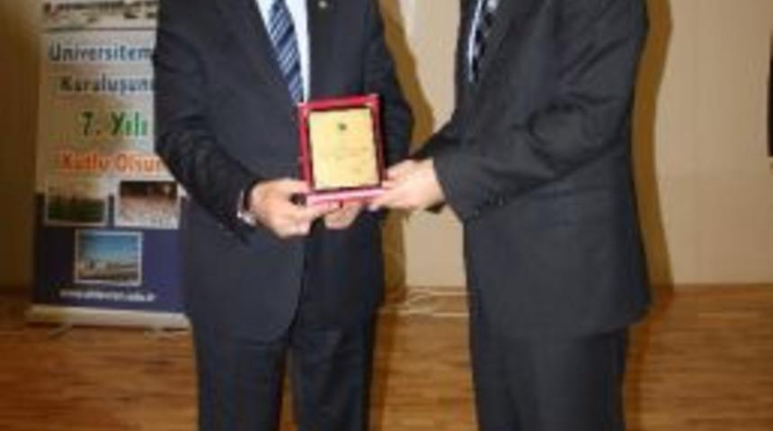 T&uuml;rk Dış Politikasının Temel Eğilimleri Ve G&uuml;ncel Gelişmeler Konferansı Verildi