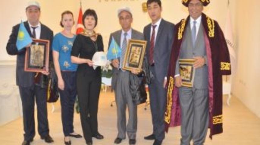 Başkan Uygur, Kazakıstanlı Mısafırlerı Ağırladı