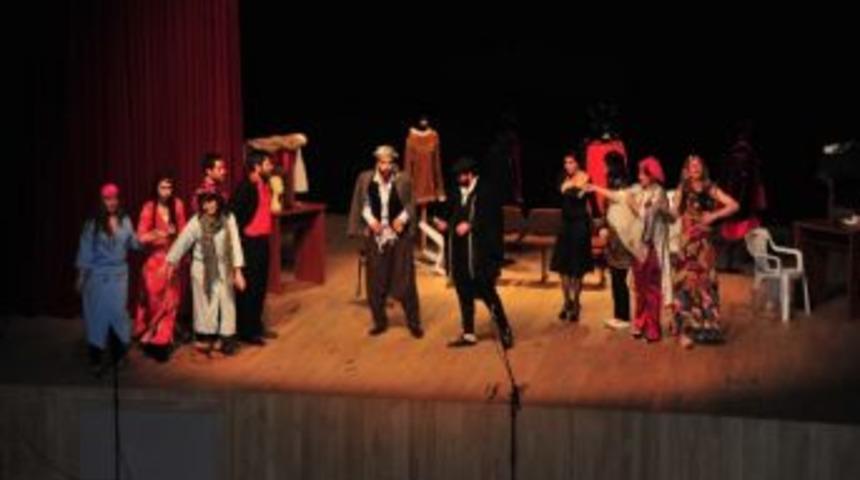 &Uuml;niversiteler Arası 9. Tiyatro Festivali Beylikd&uuml;z&uuml;&rsquo;nde Başladı