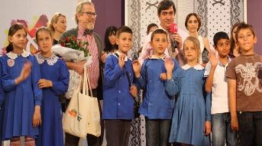 Vizeli Uğurkan Erez`e Vize Belediye Başkanı Ve Annesinin Adını Taşıyan Okulun &Ouml;ğrencilerinden Ziyaret