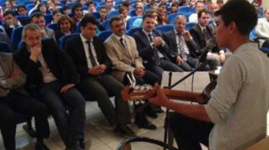 Şırnak'ta K&uuml;rt&ccedil;e Ve T&uuml;rk&ccedil;e Ses Yarışması Yapıldı