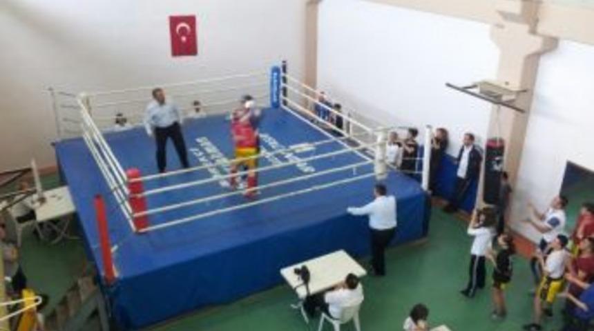 &ldquo;ilk Ve Orta &Ouml;ğretimler Arası Muay Thai Turnuvası&rdquo; Manisa'da Yapıldı