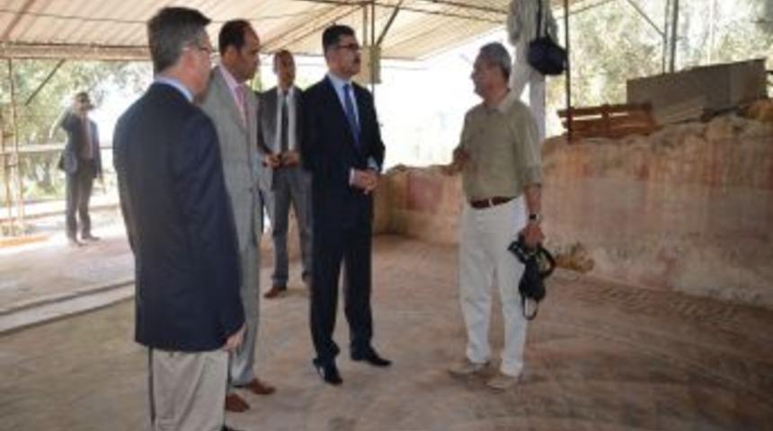 Vali Turhan, Antandros Kazı Alanında Incelemelerde Bulundu