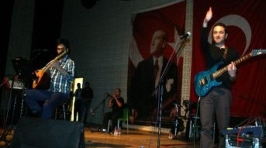 Kredi Yurtlar Kurumu'nda Kalan &Ouml;ğrenciler Gen&ccedil;lik Ş&ouml;leninde Buluştu