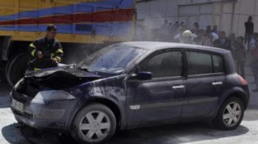 Park Halindeki Ara&ccedil; Alev Aldı