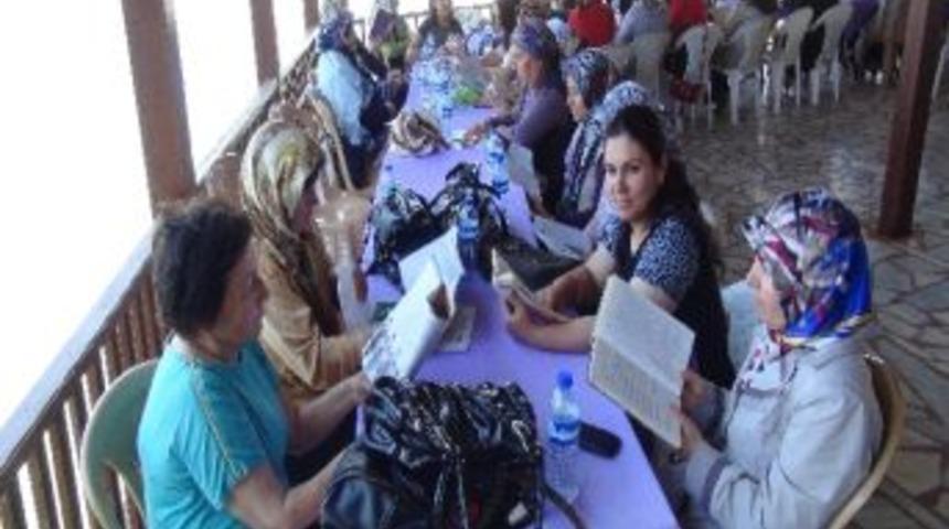 "altın G&uuml;n&uuml;n&uuml; Boşla, Kitap Okuma G&uuml;n&uuml;ne Başla"...