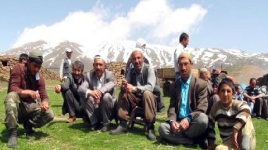 Dağlarda Artık Silah Yerine Dengbejlerin Sesi Yankılanıyor