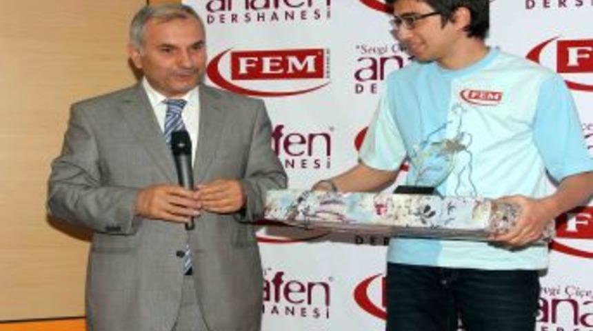 Fem Dershaneleri YGS'de Derece Yapan &Ouml;ğrencileri &Ouml;d&uuml;llendirdi