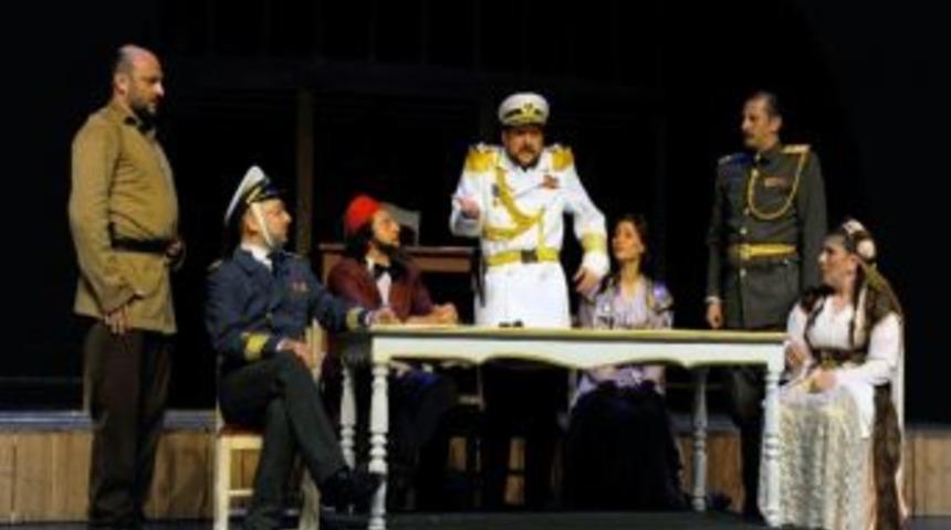 14. Uluslararası Karadeniz Tiyatro Festivali &ldquo;buda Ge&ccedil;er Yahu&rdquo; Oyunu İle Perdelerini A&ccedil;tı