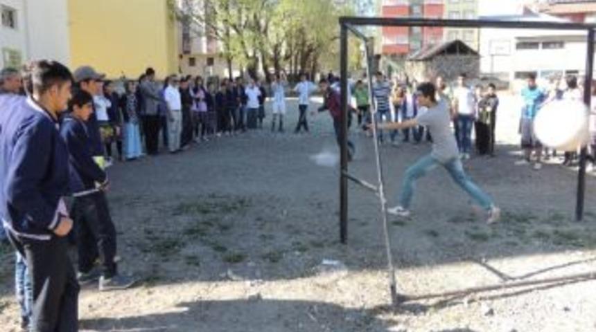 Eleşkirt&rsquo;te Futbol Turnuvası