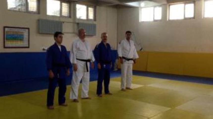 Siirt Valisi Aydın, Judo Sporcularıyla Birlikte İdmana Katıldı