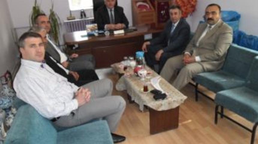 Kula Mal M&uuml;d&uuml;r&uuml; Oğraş, Halk Eğitim Merkezini Ziyaret Etti