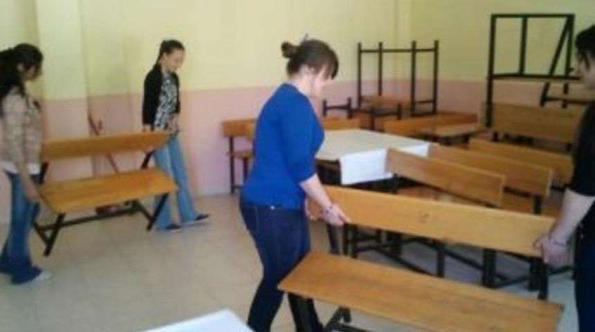 Sınıfta Bahar Temizliği