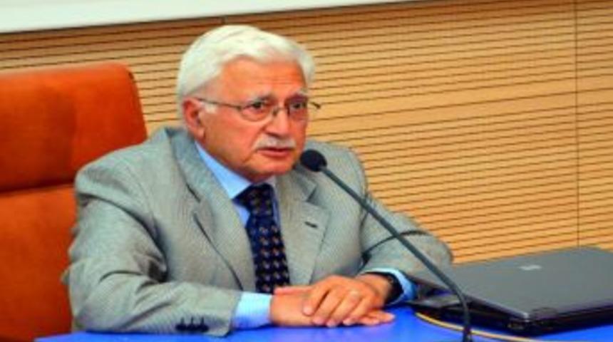 Eski Bakan Den&ccedil;lerler Uşak &Uuml;niversitesi&rsquo;nde S&ouml;yleşiye Katıldı