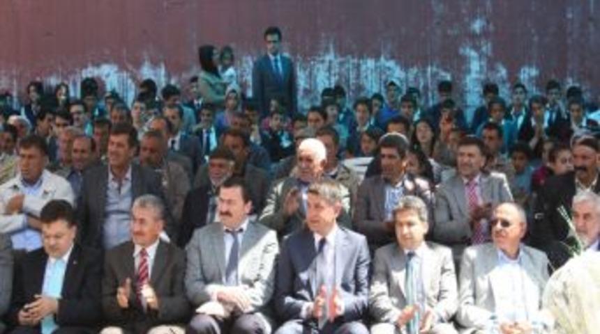 Alacakaya K&uuml;lt&uuml;r Şenliğinde K&uuml;rt&ccedil;e Ve Zazaca İlahiler Okundu