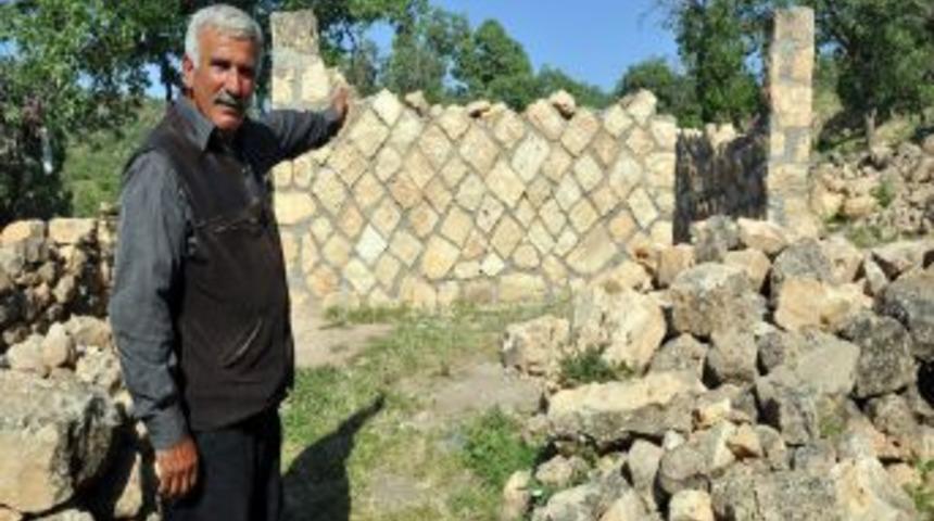 Pire Kureyş T&uuml;rbesi Ziyaret&ccedil;i Akınına Uğruyor