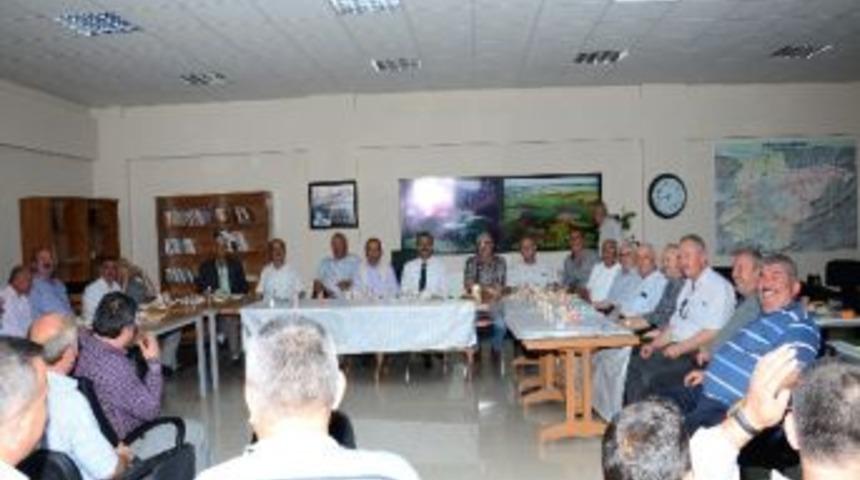 Başkan Bayram Muhtarlarla Hizmet Binasında Toplandı