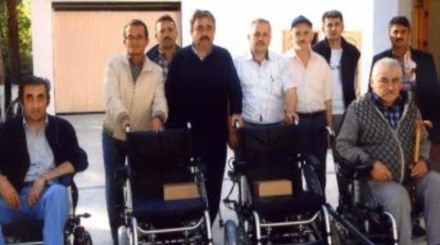 Engelli Vatandaşların Ak&uuml;l&uuml; Araba Sevinci