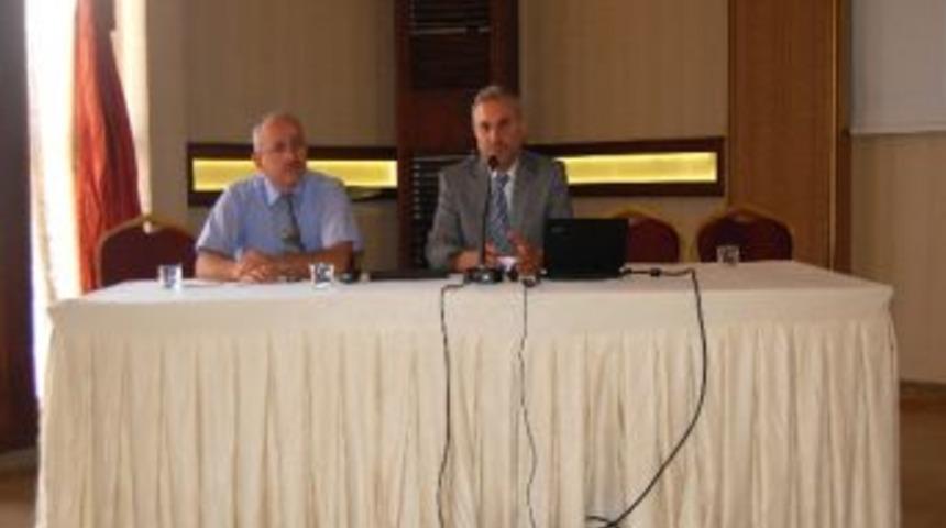 G&uuml;l, Lise M&uuml;d&uuml;rleri İle Bir Araya Geldi