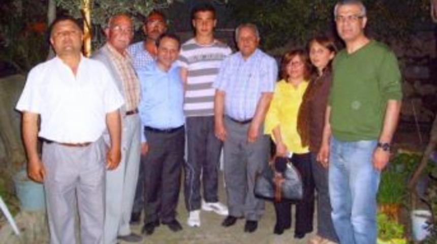 Chp G&uuml;reş Şampiyonası&rsquo;nda 3&rsquo;nc&uuml; Olan Başol&rsquo;u Tebrik Etti