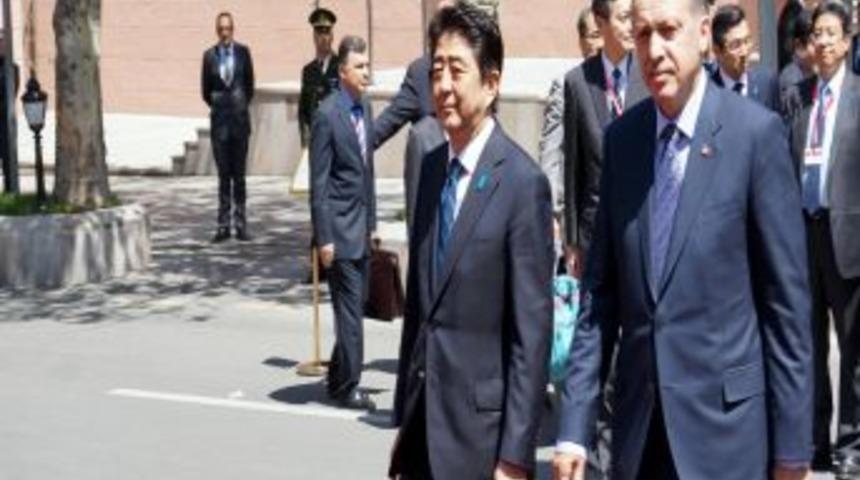 Japonya Başbakanı Abe, Resmi T&ouml;renle Karşılandı