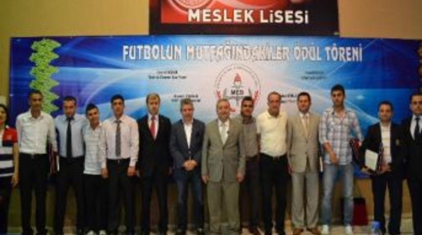Besni'de Futbol Paneli D&uuml;zenlendi