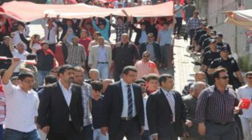 Rize&rsquo;de &Ouml;calan&rsquo;ın Maketi &Ouml;nce Asıldı, Ardından Yakıldı