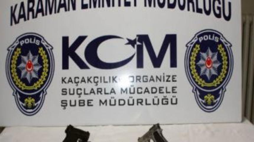 Otomobilde 2 Adet Ruhsatsız Tabanca Ele Ge&ccedil;irildi
