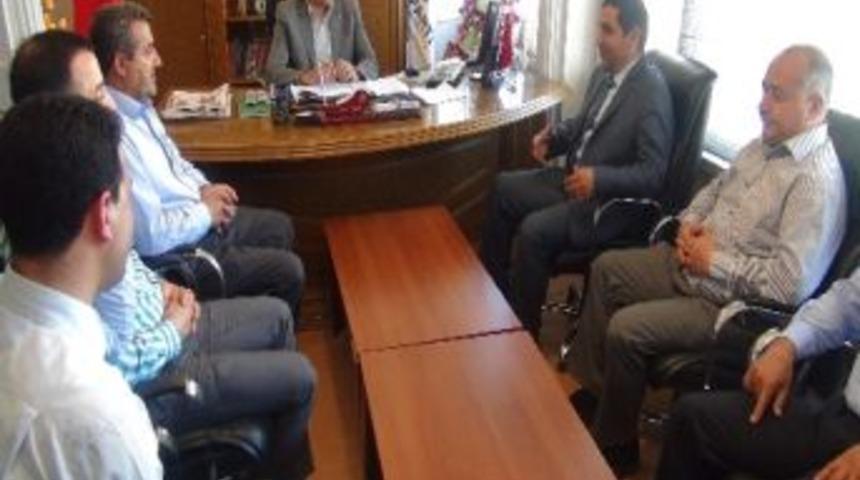 2. Organize Sanayi İş Adamları Derneği Y&ouml;netimi, Ak Parti&rsquo;yi Ziyaret Etti