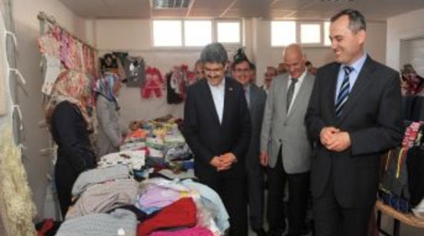 Yediler &Ouml;ğrenci Yurdu Yararına Kermes