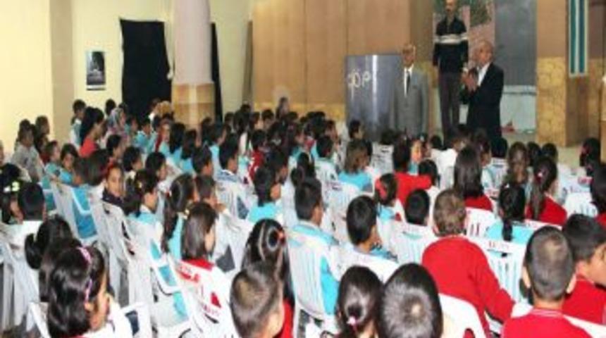 Toprakkale'de 'Mikrobun Ettikleri' Oyununu Bin &Ccedil;ocuk Izledi