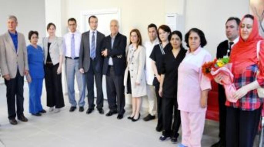 Fizik Tedavi G&ouml;ren 1800&rsquo;&uuml;nc&uuml; Hastaya &Ccedil;i&ccedil;ek