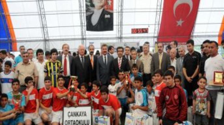 Okullar Emniyetin Futbol Turnuvası Ile Kaynaştı
