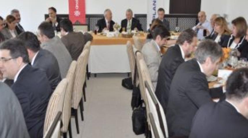 Diş Hekimliği Fak&uuml;lteleri Dekanları Konseyi Esog&uuml;&rsquo;de Toplandı