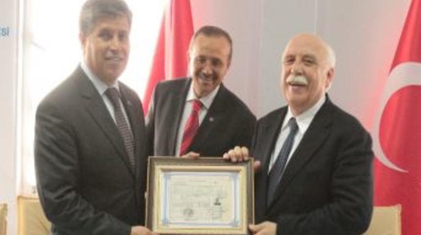 Bakan Avcı'ya Diploma S&uuml;rprizi