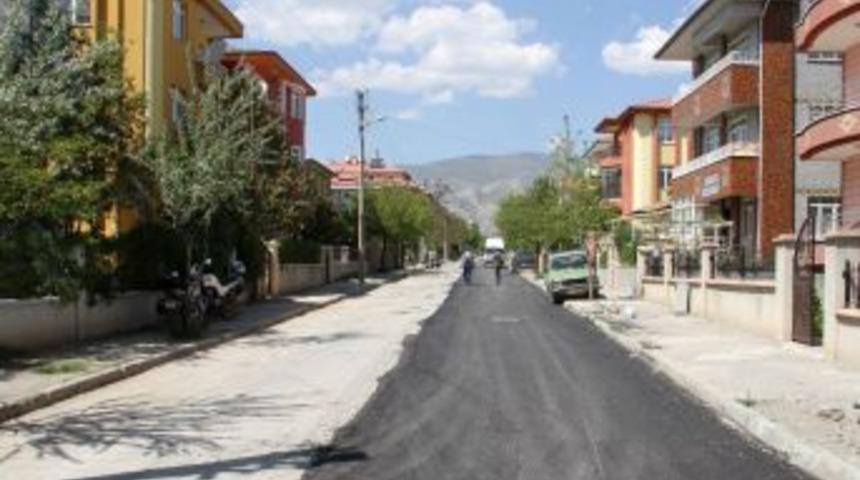Erzincan Belediyesi Asfalt &Ccedil;alışmalarına Devam Ediyor