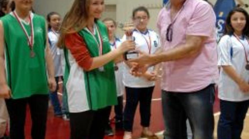 Basketbolcular, Kupalarına Kavuştu