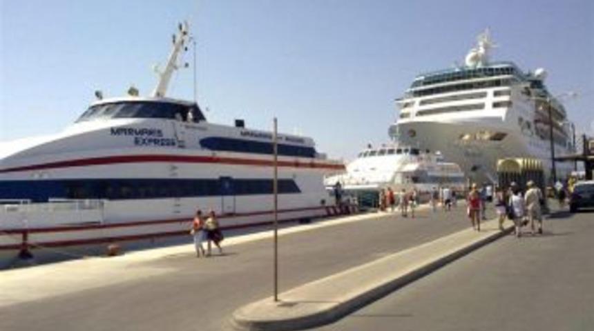 Rodos&ndash;Marmaris Feribot Krizi Devam Ediyor