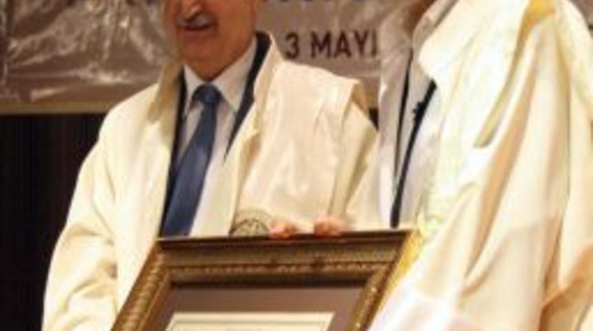 Hattat Hasan &Ccedil;elebi'ye Fahri Doktora Unvanı