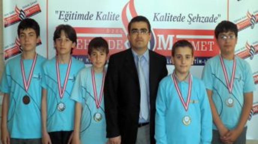 Şehzade Mehmet Ortaokulu &Ouml;ğrencileri SERİMYA'da Beş Madalya Kazandı