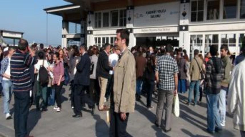 Ş&uuml;pheli &Ccedil;anta Vapur Ka&ccedil;ırttı