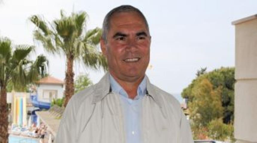 Cezaevindeki Belediye Başkanının Ismini Vefa Adına Parka Verdiler