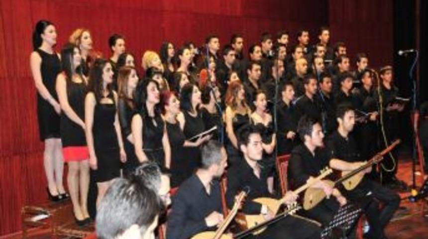 Merhum Sanat&ccedil;ı Neşet Ertaş, T&uuml;rk&uuml;leriyle Anıldı