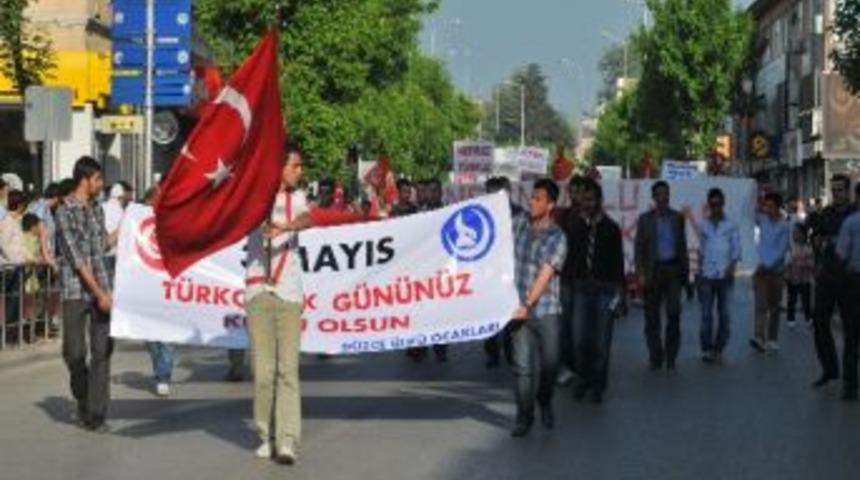 Düzce’de 3 Mayıs Dünya Türkçülük Günü Yürüyüşü