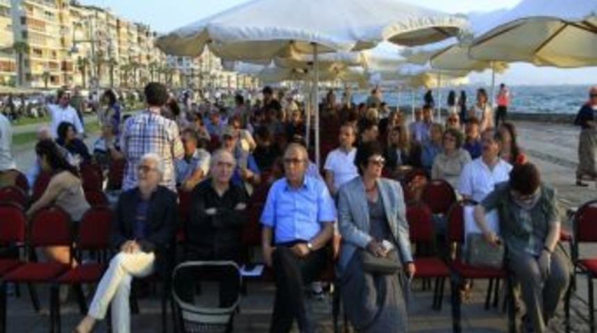 Şiirin Başkenti İzmir