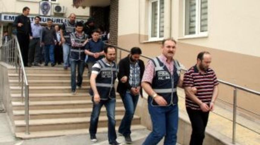 Pos Cihazıyla Tefecilik Yapan 13 Kişi Tutuklandı