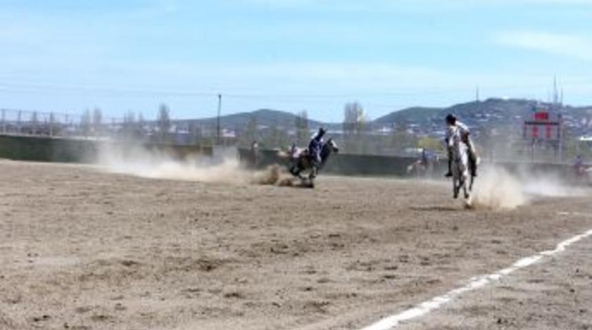 Erzurum Mahalli Atlı Cirit Ligi Başladı