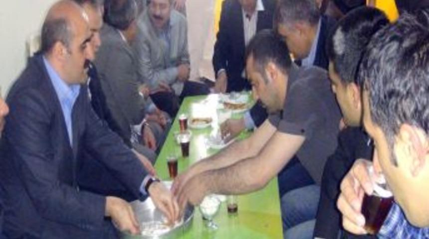 Ağrı'da &Ouml;ğrenciler Yararına Kermes D&uuml;zenlendi