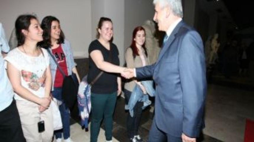 Gen&ccedil; Sanat&ccedil;ılar Karma Sergisi